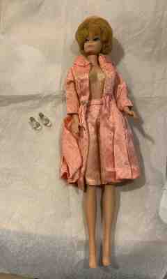 1011 Mattel Sparkling Pink Gift Set with 850 Blonde Bubble Cut Barbie (1964) 