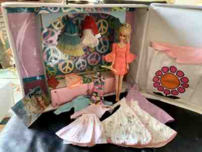 Vintage Francie & Casey Doll Trunk & 1960's Barbie,Francie, PJ Lot