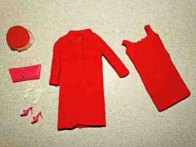 Barbie:  VINTAGE Complete #21002621 Japanese Exclusive RASPBERRY KNIT SUIT!