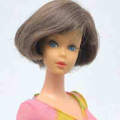 GORGEOUS Vintage Barbie Fair Hair - in Mod Flower Wower Dress