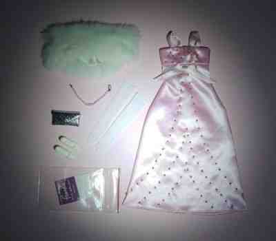 RARE Vintage 1967 Barbie Francie Japanese pink Satin Gown ???? MINT! NEVER ON DOLL