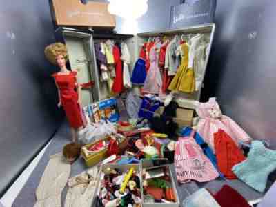 Vintage Bubble Cut Barbie Doll Case With Clothes Lot See Pics QualityMake Offer