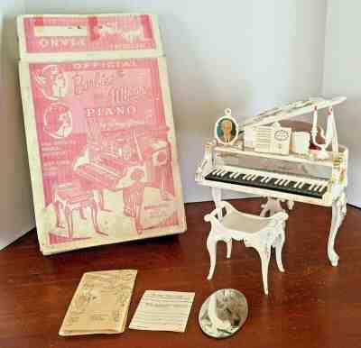 Vintage Barbie Or Midge Susy Goose furniture Piano Looks Great Original Box