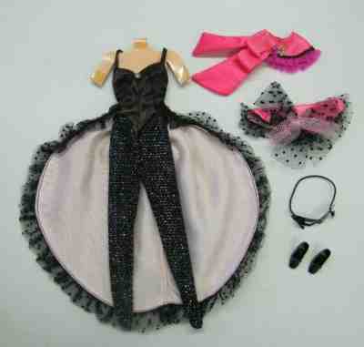 EUROPEAN EXCLUSIVE Vtg Barbie Doll PINK MASQUERADE OUTFIT CANCAN #9472 Germany