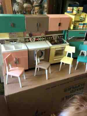 1960's Vtg Barbie Deluxe Reading Kitchen Set | w/Appliances, Chairs, Food