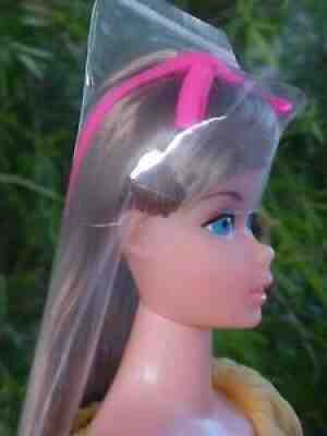 NM & HTF Summer Sand Standard Barbie 1190-Peachy pink face in Lemon Kick 1465