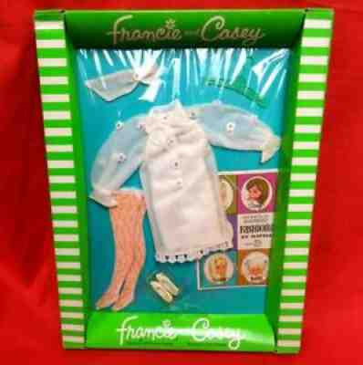 VINTAGE MATTEL BARBIE : FRANCIE & CASEY #1280 COOL WHITE NRFB MOC