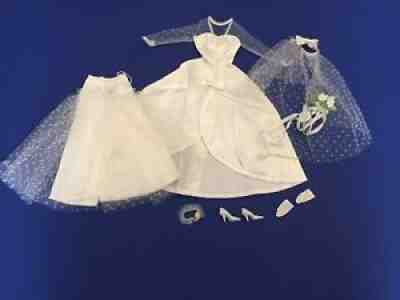 BARBIE VINTAGE BEAUTIFUL BRIDE #1698, RARE, COMPLETE AND EXCELLENT