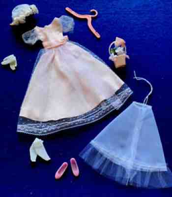 Vintage Barbie: Skipper HTF 1966 "Junior Bridesmaid" Outfit #1934 â?¢Complete & NM