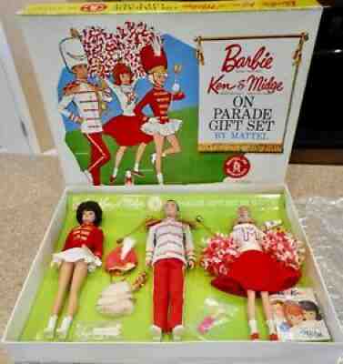 VINTAGE BARBIE ON PARADE GIFT SET IN BOX #1014 - 3 DRESSED DOLLS - NICE! VHTF