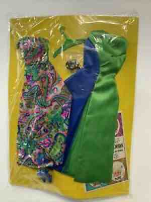 Vintage BARBIE Doll - PATIO PARTY #1692 - MOC BLUE GREEN SATIN HOSTESS SET