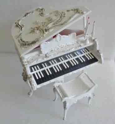 VINTAGE 1964 BARBIE MIDGE SUZY GOOSE PIANO w/BENCH CANDELABRA ~PLAYS MUSIC ~NICE