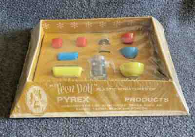 VHTF Vintage FACTORY SEALED Banner Toys PYREX Toy Dish Bowl Set BARBIE Teen Doll