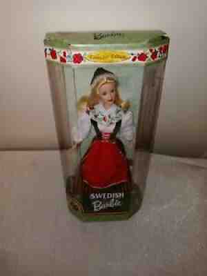 Vintage Barbie Dolls of the World Sweden Swedish blonde Barbie 1999 folk costume