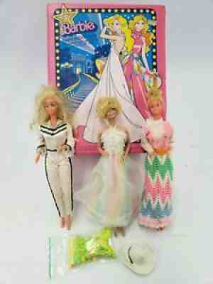 1977 Barbie Fashion Doll Trunk w/ Three Vintage Barbie Dolls and Outfits - SCR
