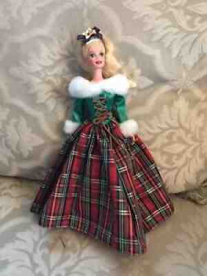 Winterâ??s Eve 1994 Special Edition Holiday Christmas Barbie Red & Green Dress