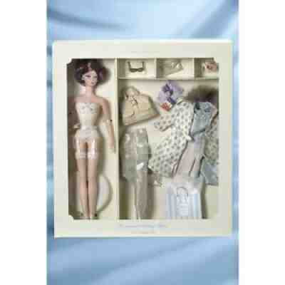 Barbie Silkstone Fashion Model Continental Holiday Giftset by Mattel 55497 NRFB