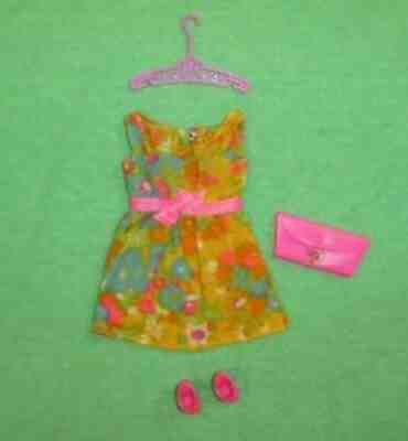MOD Era Barbie Sears Exclusive 1511 Fashion Bouquet RARE Print Variation