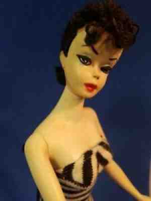Vintage #2 Brunette Ponytail Barbie with TM stand Excellent