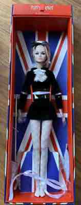 Integrity Toys WELCOME TO MISTY HOLLOWS Poppy Parker Swinging London Doll NRFB