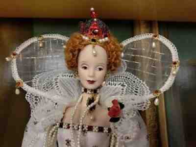 NRFB 2004 "Queen Elizabeth" Gold Label Women of Royalty Barbie #B3425 by Mattel