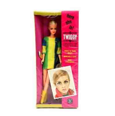 Vintage Mattel No. 1125 Twiggy London's Top Teen Model Barbie NRFB New SEALED