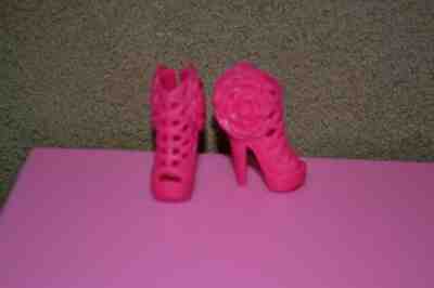BRAND NEW NEVER BARBIE SILKSTONE DOLL DULCISSIMA NEVER OPENED