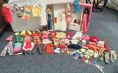 Large Lot Of Clothes & Accessories In Vintage Mattel BARBIE DOLL Carry Case