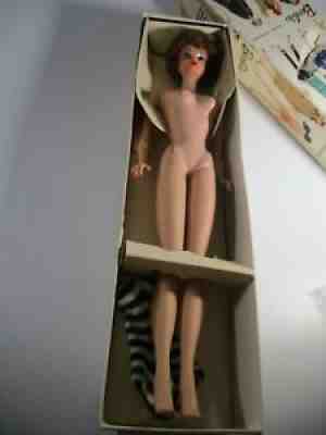RARE 1961 SABLE BROWNETTE BUBBLE CUT BARBIE DOLL #850 MATTEL with Box B45A PB