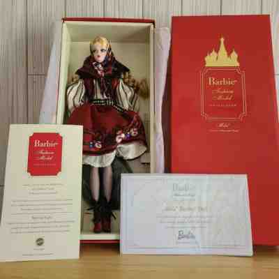 MILA SILKSTONE BARBIE DOLL 2010 GOLD LABEL MATTEL T7672 NRFB