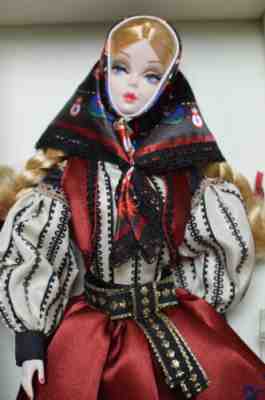 Barbie doll silkstone mila gold label 2010 mattel nrfb