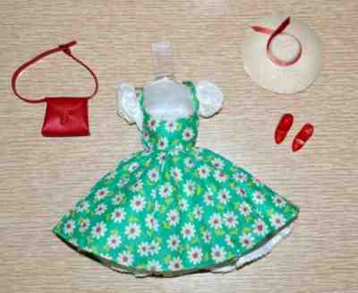 BARBIE VINTAGE JAPANESE EXCLUSIVE VARIATION GREEN FLORAL FRIDAY NIGHT DATE