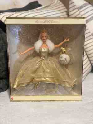 Holiday Barbie 2000 Collector's Edition: Gold Dress. Mint Condition.Â 