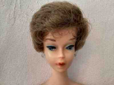 VINTAGE 1961 BUBBLECUT BROWNETTE BARBIE #850