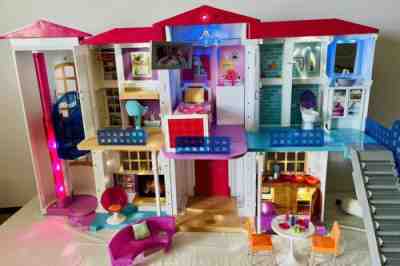 2016 Mattel HELLO BARBIE DREAMHOUSE W WORKING LIGHTS SOUNDS!! DPX21