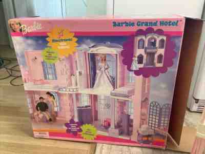 2001 Barbie Grand Hotel Mattel Pink Purple 2 ft Deluxe Vintage Phones Work! Mint