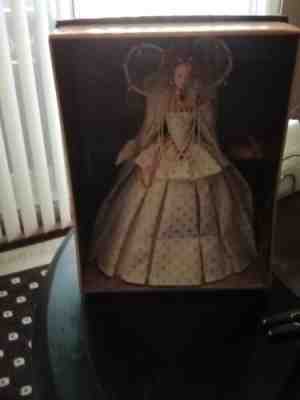 Queen Elizabeth I Barbie Doll & COA Gold Label 2004 B3425 Women of Royalty
