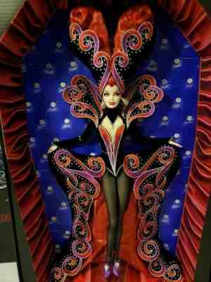 Bob Mackie Barbie COUNTESS DRACULA 2011 Gold Label Limited Edition 3200 NEW!