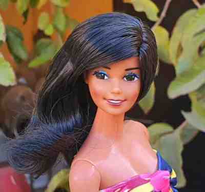 Vintage Superstar Barbie Hawaii doll with jet black hair, Mexico, 1979 by CIPSA