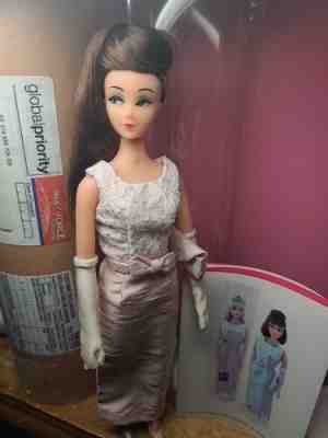 La Poupee Mannequin Anouk Barbie Doll Brunette Caprice #0018 LIMITED EDITION