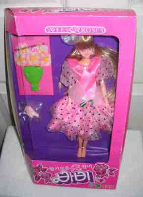 #5478 RARE NRFB Korea Sweet Roses Barbie Foreign Issue