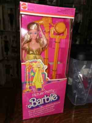 BEAUTIFUL SO RARE VINTAGE 1978 SUPERSTAR PICTURE PRETTY BARBIE DOLL NRFB NRFB