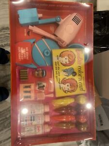 vintage barbie color and curls large# 4039 NRFB pristine condition !!! rare item