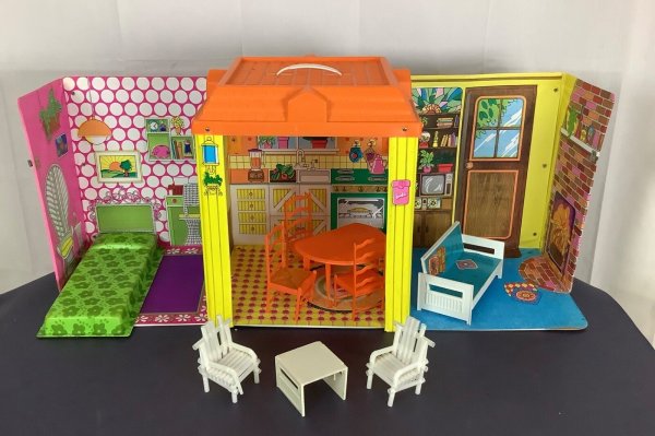 Vintage 1973 Mattel Barbie Country Living Home Dining Bed Living Room Furniture
