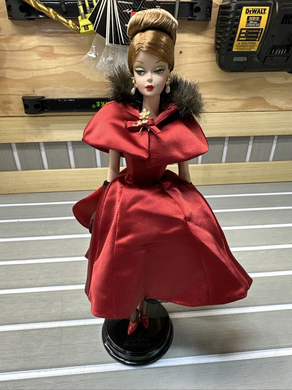 Vintage RAVISHING IN ROUGE SILKSTONE BARBIE DOLL 2000 FAO Schwartz Exclusive