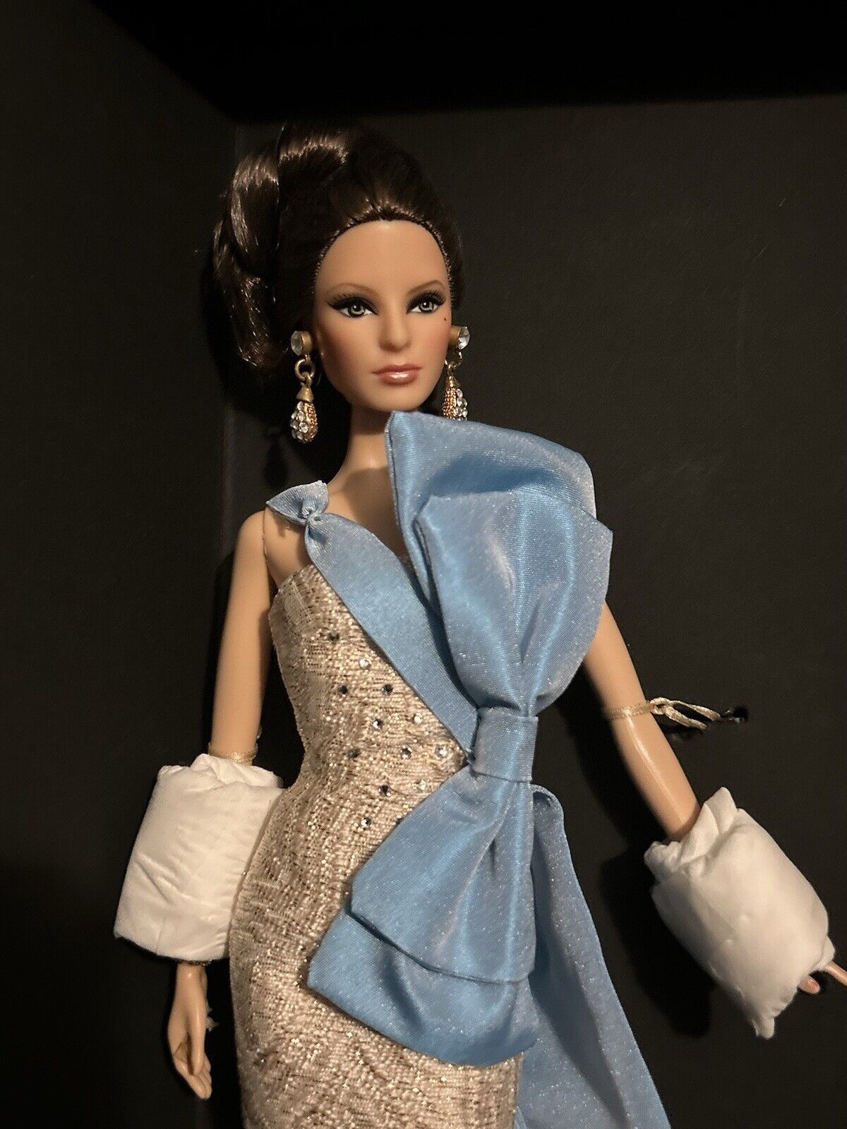 NRFB 2011 ITALIAN DOLL CONVENTION "BARBIE VIA MONTENAPOLEONE" BY MAGIA2000.