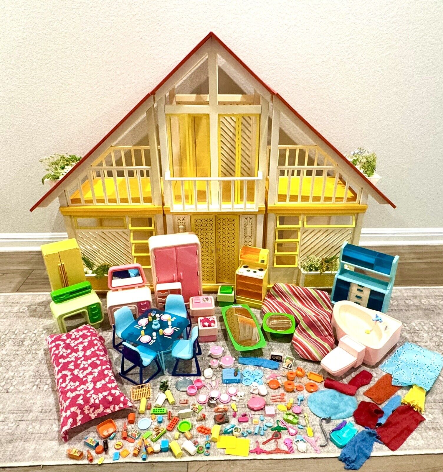 Vtg 1978 A-Frame Barbie Dream Doll House Complete Fully Furniture & Accessories