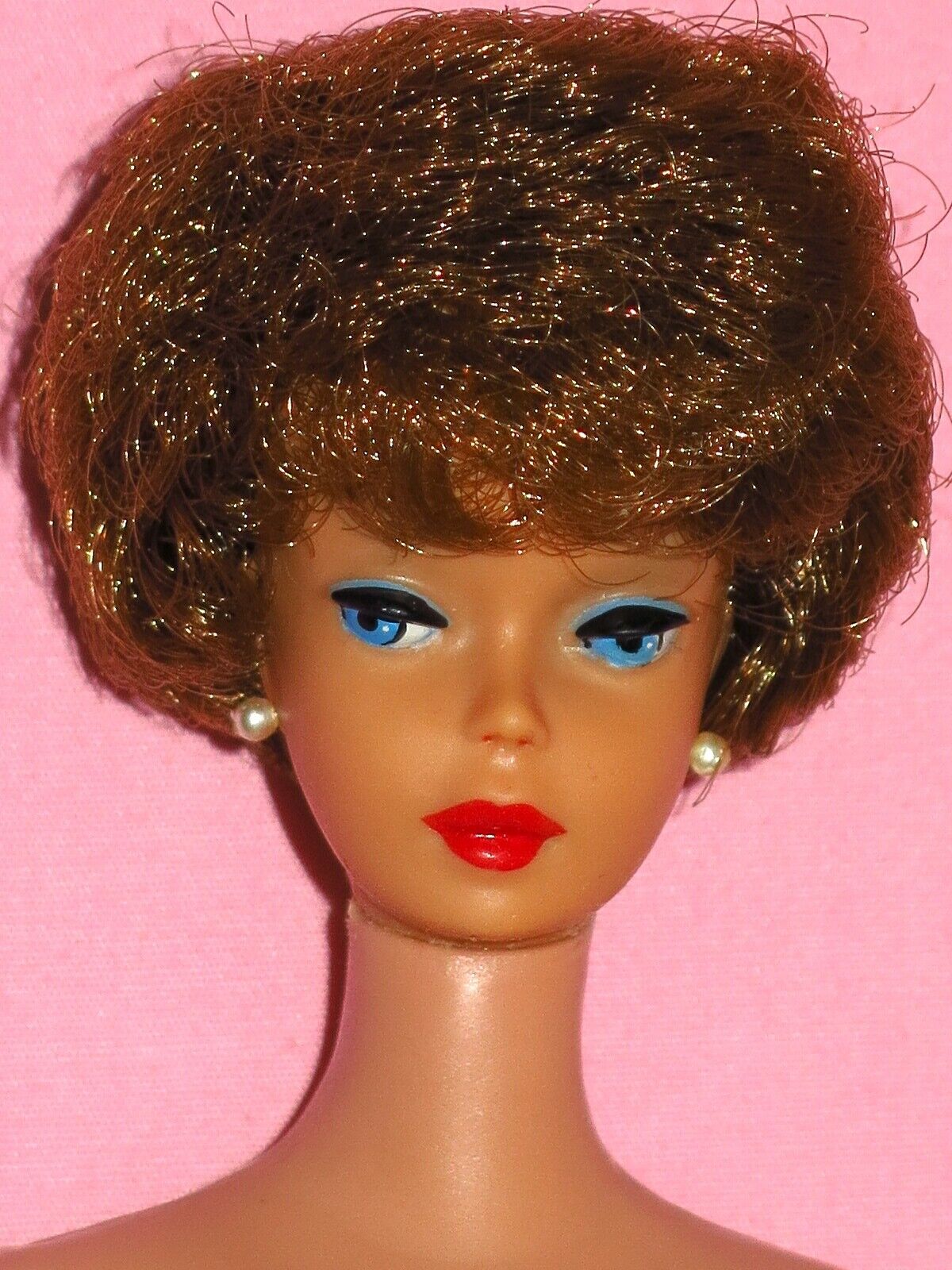 Mattel - Vintage 1961 Brownette Bubblecut Barbie Doll - All Original w/ Box