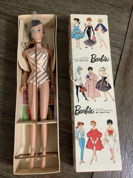 Vintage Barbie HTF 1964 Brunette European Swirl #860 Barbie With Original Box