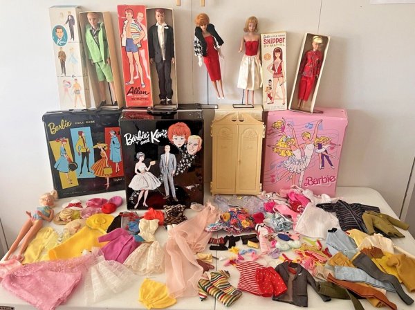 Vintage 1960s 80s Barbie Ken Midge Skipper Allan Clothes Cases HUGE LOT 160+ pcs